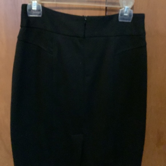 Basic black skirt - Picture 3 of 7